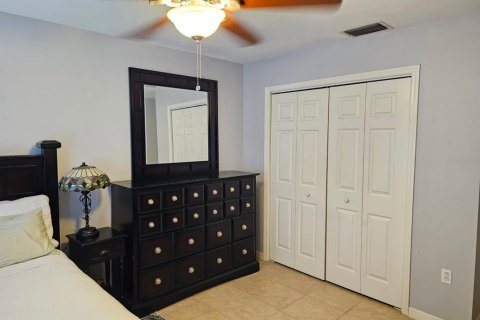 House in Weeki Wachee, Florida 2 bedrooms, 158.68 sq.m. № 1899394 - photo 18