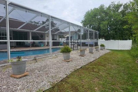 House in Weeki Wachee, Florida 2 bedrooms, 158.68 sq.m. № 1899394 - photo 27