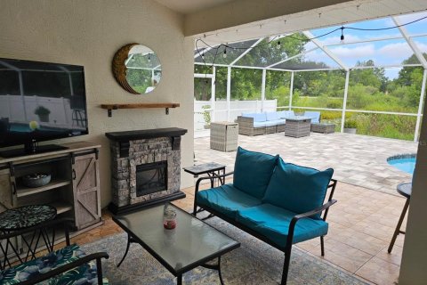 House in Weeki Wachee, Florida 2 bedrooms, 158.68 sq.m. № 1899394 - photo 22