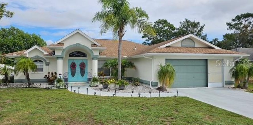 Villa ou maison à Weeki Wachee, Floride 2 chambres, 158.68 m2 № 1899394