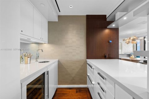 Condominio en venta en Bal Harbour, Florida, 3 dormitorios, 300.07 m2 № 1993295 - foto 4