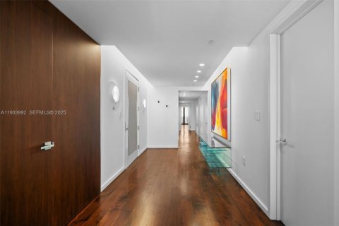 Condominio en venta en Bal Harbour, Florida, 3 dormitorios, 300.07 m2 № 1993295 - foto 15