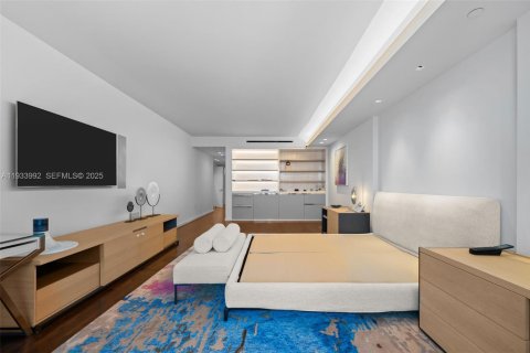 Condominio en venta en Bal Harbour, Florida, 3 dormitorios, 300.07 m2 № 1993295 - foto 17