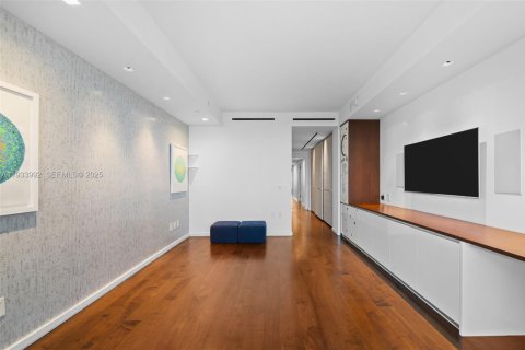 Condominio en venta en Bal Harbour, Florida, 3 dormitorios, 300.07 m2 № 1993295 - foto 28