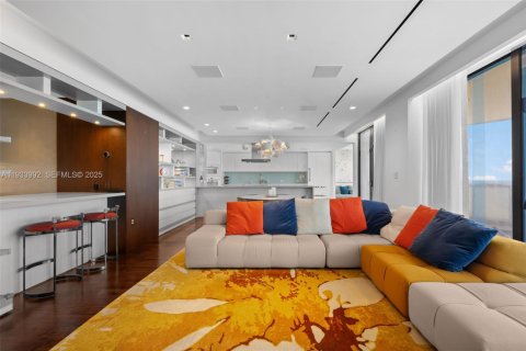 Condominio en venta en Bal Harbour, Florida, 3 dormitorios, 300.07 m2 № 1993295 - foto 1