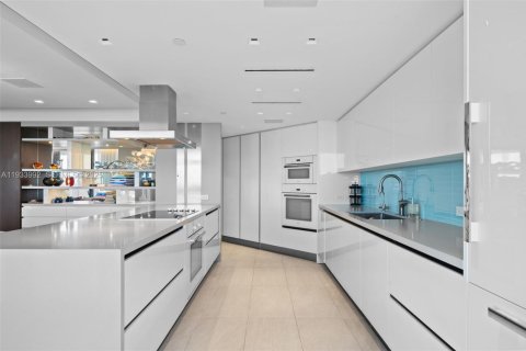 Condominio en venta en Bal Harbour, Florida, 3 dormitorios, 300.07 m2 № 1993295 - foto 5