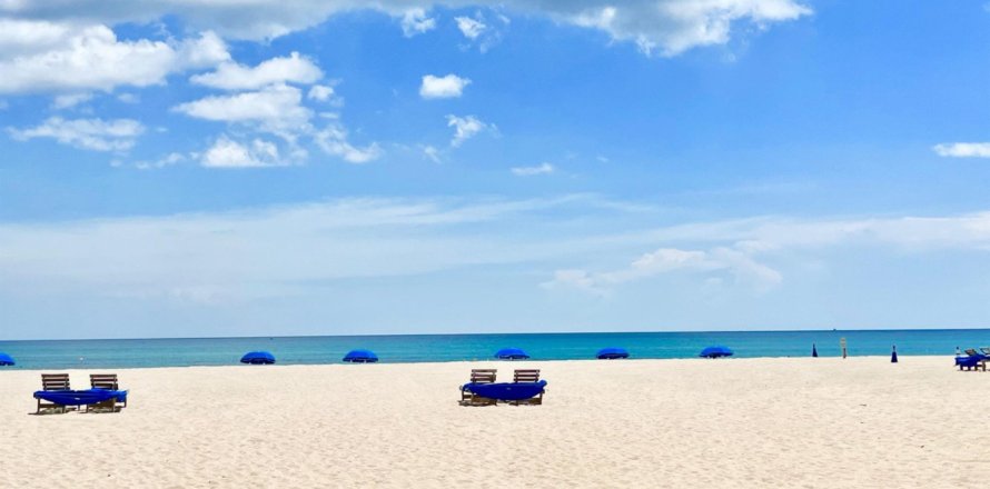 Condo in Riviera Beach, Florida, 2 bedrooms № 1135376