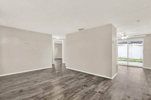 Casa en venta en Port Richey, Florida, 2 dormitorios, 71.35 m2 № 1909557 - foto 3