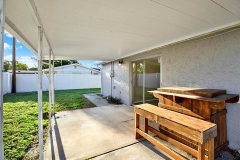 Casa en venta en Port Richey, Florida, 2 dormitorios, 71.35 m2 № 1909557 - foto 14