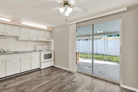 Casa en venta en Port Richey, Florida, 2 dormitorios, 71.35 m2 № 1909557 - foto 5