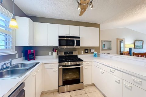 House in The Villages, Florida 3 bedrooms, 115.2 sq.m. № 1879084 - photo 10