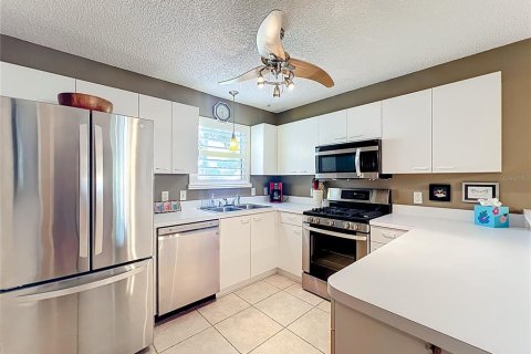 House in The Villages, Florida 3 bedrooms, 115.2 sq.m. № 1879084 - photo 9