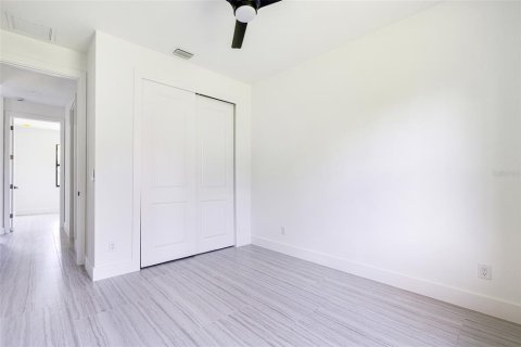 Купить виллу или дом в Порт-Шарлотт, Флорида 8 комнат, 153.57м2, № 1539234 - фото 30