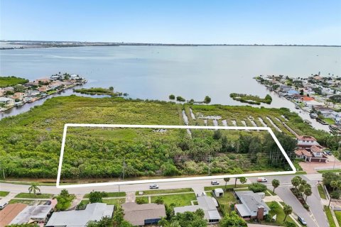 Land in Merrit Island, Florida № 1905933 - photo 1