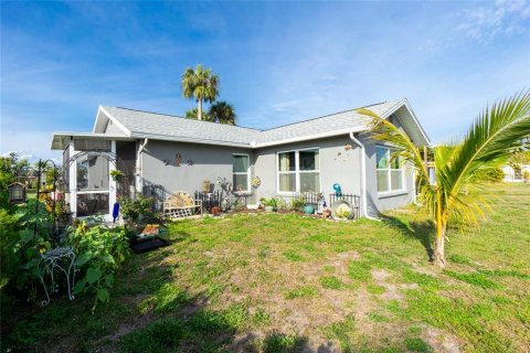 House in Port Charlotte, Florida 3 bedrooms, 132.57 sq.m. № 1648167 - photo 4