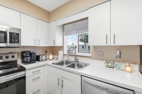 Condominio en venta en Port St. Lucie, Florida, 2 dormitorios, 88.07 m2 № 2190243 - foto 13