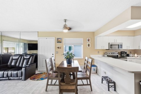 Condominio en venta en Port St. Lucie, Florida, 2 dormitorios, 88.07 m2 № 2190243 - foto 10