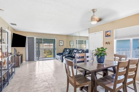 Condominio en venta en Port St. Lucie, Florida, 2 dormitorios, 88.07 m2 № 2190243 - foto 5