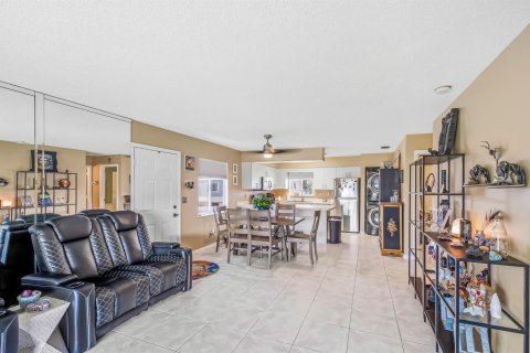Condominio en venta en Port St. Lucie, Florida, 2 dormitorios, 88.07 m2 № 2190243 - foto 4