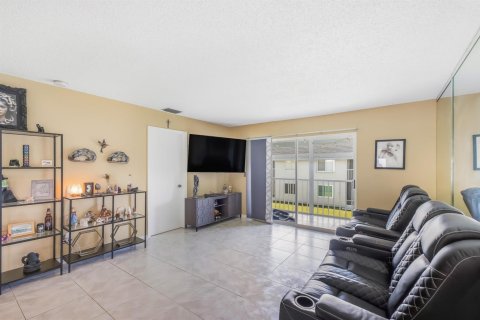 Condominio en venta en Port St. Lucie, Florida, 2 dormitorios, 88.07 m2 № 2190243 - foto 8