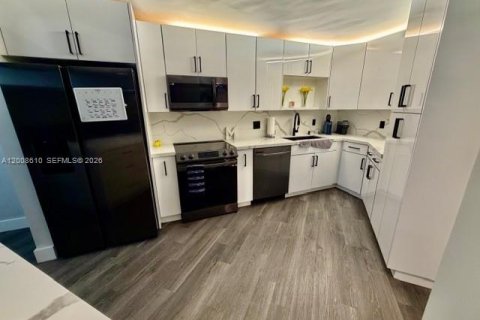 Copropriété à louer à Boca Raton, Floride: 2 chambres, 114.27 m2 № 2091259 - photo 8
