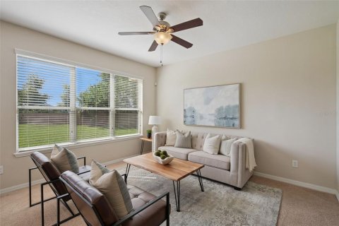 House in MAGNOLIA PARK in Sanford, Florida 4 bedrooms, 320.05 sq.m. № 2231690 - photo 15