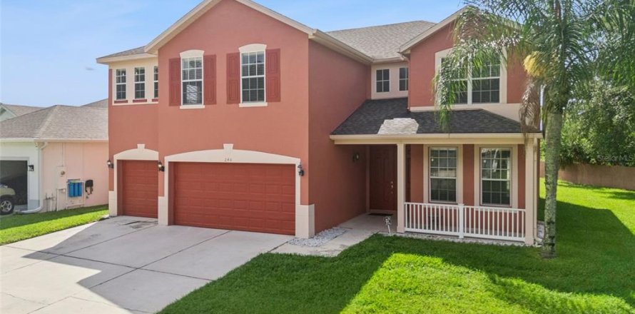 House in MAGNOLIA PARK in Sanford, Florida 4 bedrooms, 320.05 sq.m. № 2231690