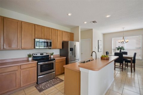 House in MAGNOLIA PARK in Sanford, Florida 4 bedrooms, 320.05 sq.m. № 2231690 - photo 22