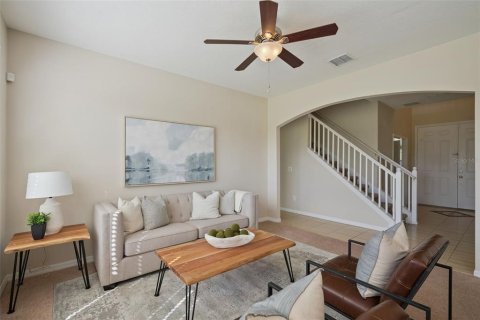 House in MAGNOLIA PARK in Sanford, Florida 4 bedrooms, 320.05 sq.m. № 2231690 - photo 8
