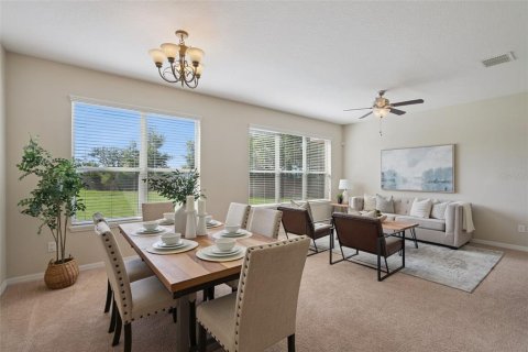 House in MAGNOLIA PARK in Sanford, Florida 4 bedrooms, 320.05 sq.m. № 2231690 - photo 10