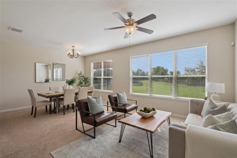 House in MAGNOLIA PARK in Sanford, Florida 4 bedrooms, 320.05 sq.m. № 2231690 - photo 13