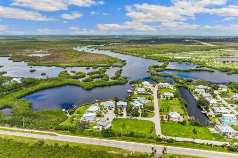 Villa ou maison à vendre à Placida, Floride: 3 chambres, 226.68 m2 № 1902986 - photo 1