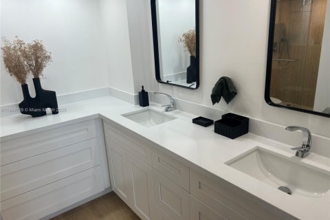 Condo in Pompano Beach, Florida, 3 bedrooms  № 1705973 - photo 5