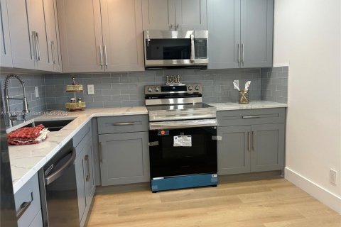 Condo in Pompano Beach, Florida, 3 bedrooms  № 1705973 - photo 3