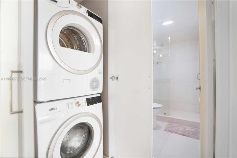 Copropriété à louer à Aventura, Floride: 2 chambres, 105.54 m2 № 2025735 - photo 19