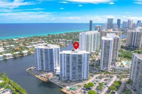 Copropriété à louer à Aventura, Floride: 2 chambres, 105.54 m2 № 2025735 - photo 27