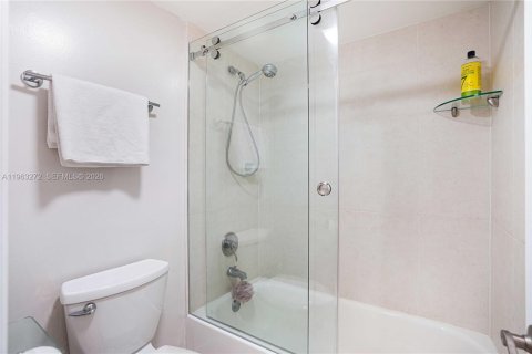 Copropriété à louer à Aventura, Floride: 2 chambres, 105.54 m2 № 2025735 - photo 21