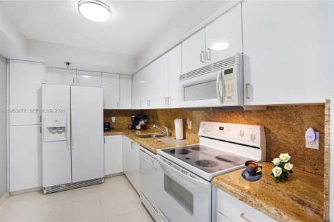 Copropriété à louer à Aventura, Floride: 2 chambres, 105.54 m2 № 2025735 - photo 6