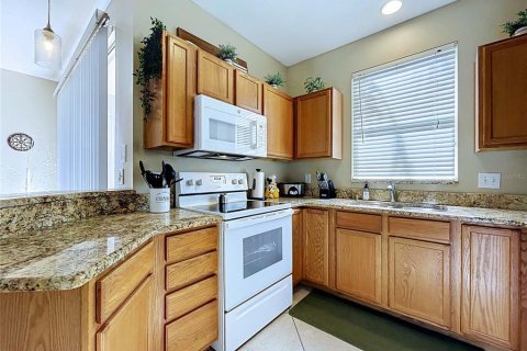 Townhouse in Tampa, Florida 2 bedrooms, 106.47 sq.m. № 2199029 - photo 12