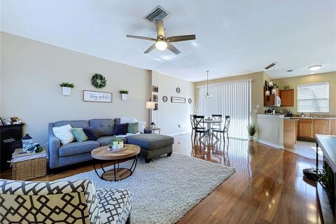 Townhouse in Tampa, Florida 2 bedrooms, 106.47 sq.m. № 2199029 - photo 6