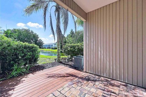 Townhouse in Tampa, Florida 2 bedrooms, 106.47 sq.m. № 2199029 - photo 20
