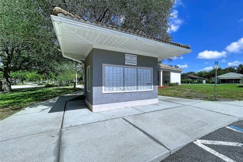 Townhouse in Tampa, Florida 2 bedrooms, 106.47 sq.m. № 2199029 - photo 23