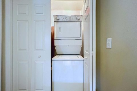 Townhouse in Tampa, Florida 2 bedrooms, 106.47 sq.m. № 2199029 - photo 19