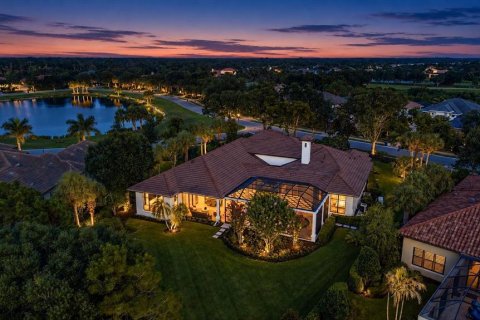 House in Sarasota, Florida 4 bedrooms, 453.08 sq.m. № 2152256 - photo 21