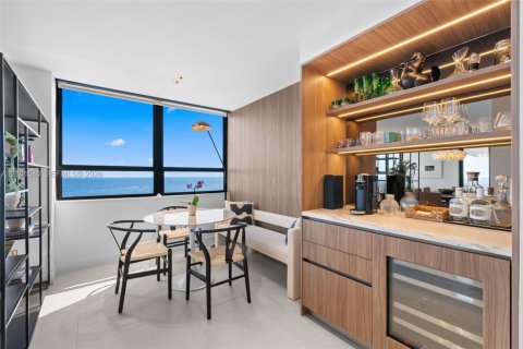 Copropriété à vendre à Miami, Floride: 3 chambres, 242.85 m2 № 2414304 - photo 7