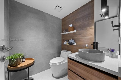 Copropriété à vendre à Miami, Floride: 3 chambres, 242.85 m2 № 2414304 - photo 16