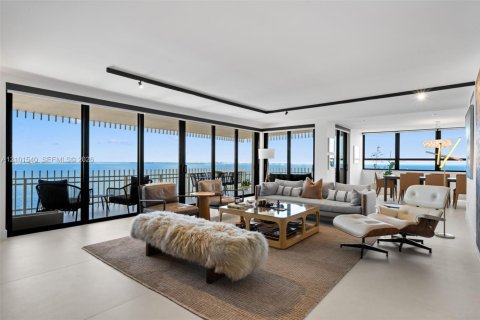 Condo à Miami, Floride, 3 chambres  № 2414304