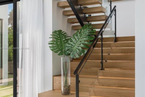 Купить виллу или дом в Саут-Майами, Флорида 5 спален, 378.02м2, № 1995639 - фото 23