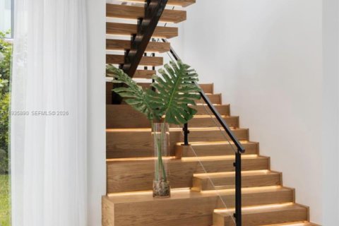 Купить виллу или дом в Саут-Майами, Флорида 5 спален, 378.02м2, № 1995639 - фото 22