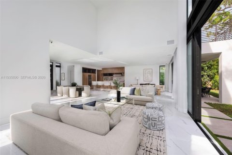 Купить виллу или дом в Саут-Майами, Флорида 5 спален, 378.02м2, № 1995639 - фото 21